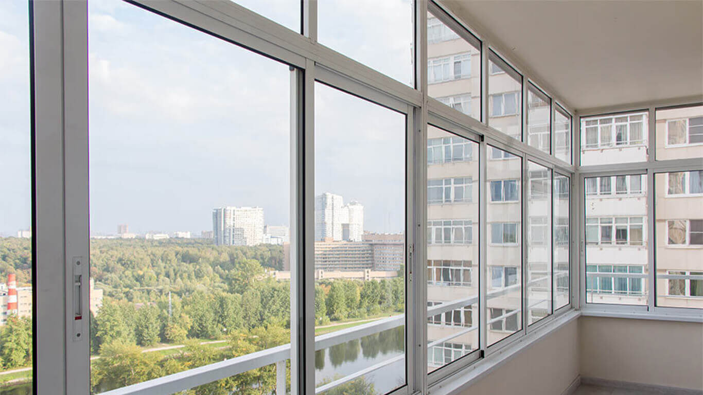 Холодное остекление балконов в Минске