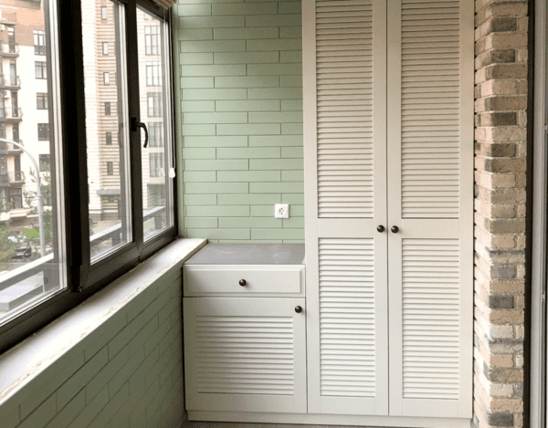 Отделка балконов вагонкой под кирпич в Минске